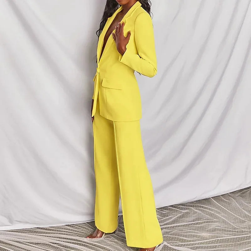 Fashionable ladies Suit