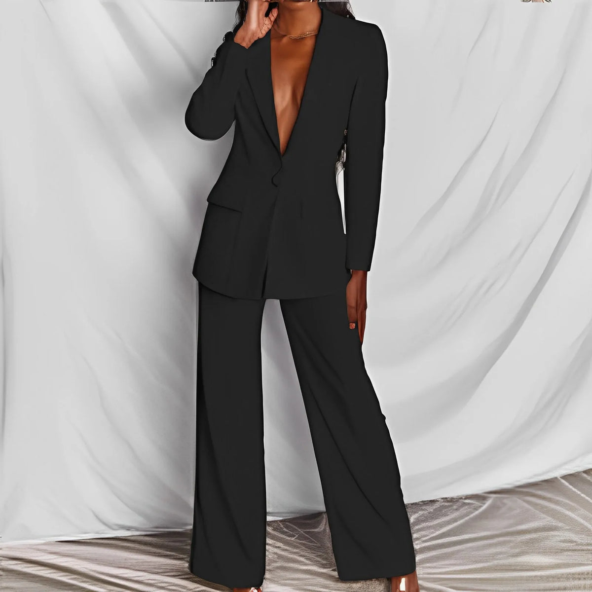 Fashionable ladies Suit